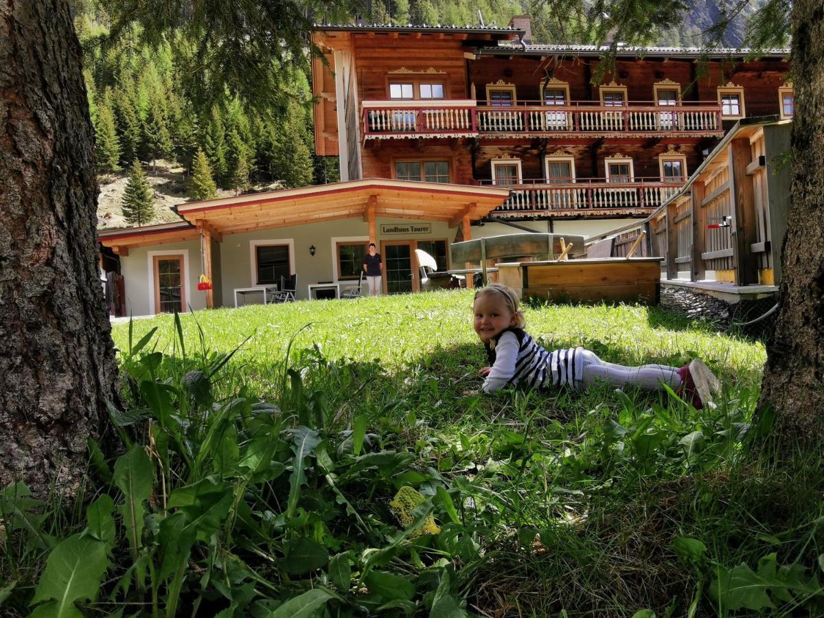 Landhaus Taurer Kals-am Großglockner Exterior foto